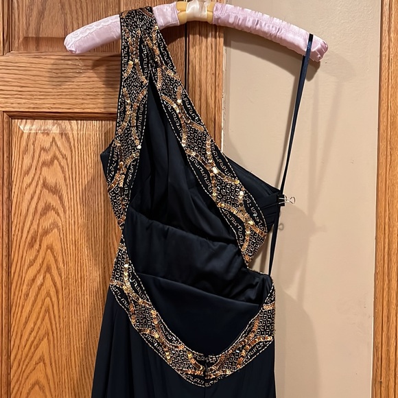 Prom dress - Picture 5 of 8